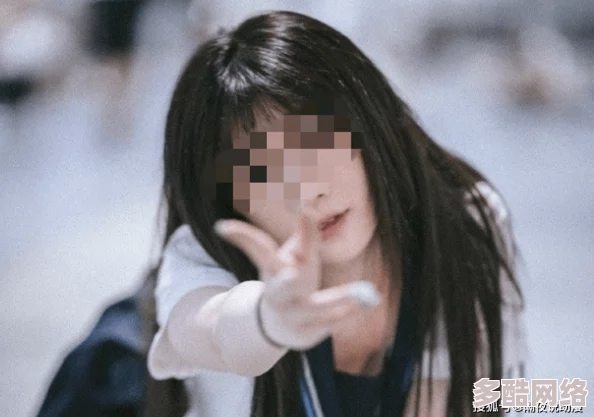 jk喷水＂事件震惊网络！数千粉丝狂热追捧，背后竟隐藏着不为人知的真相！